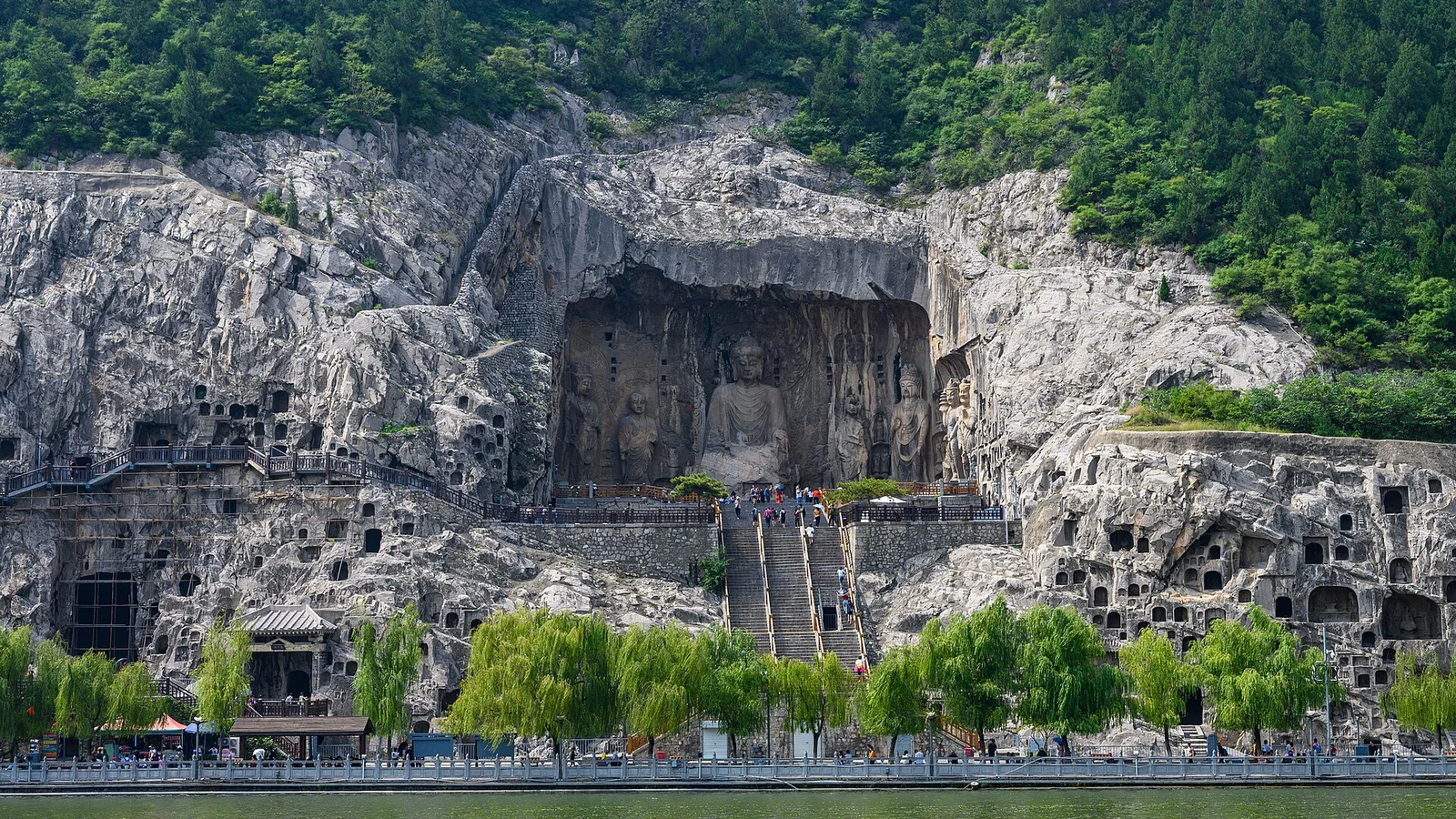 Longmen Grottoes in Luoyang